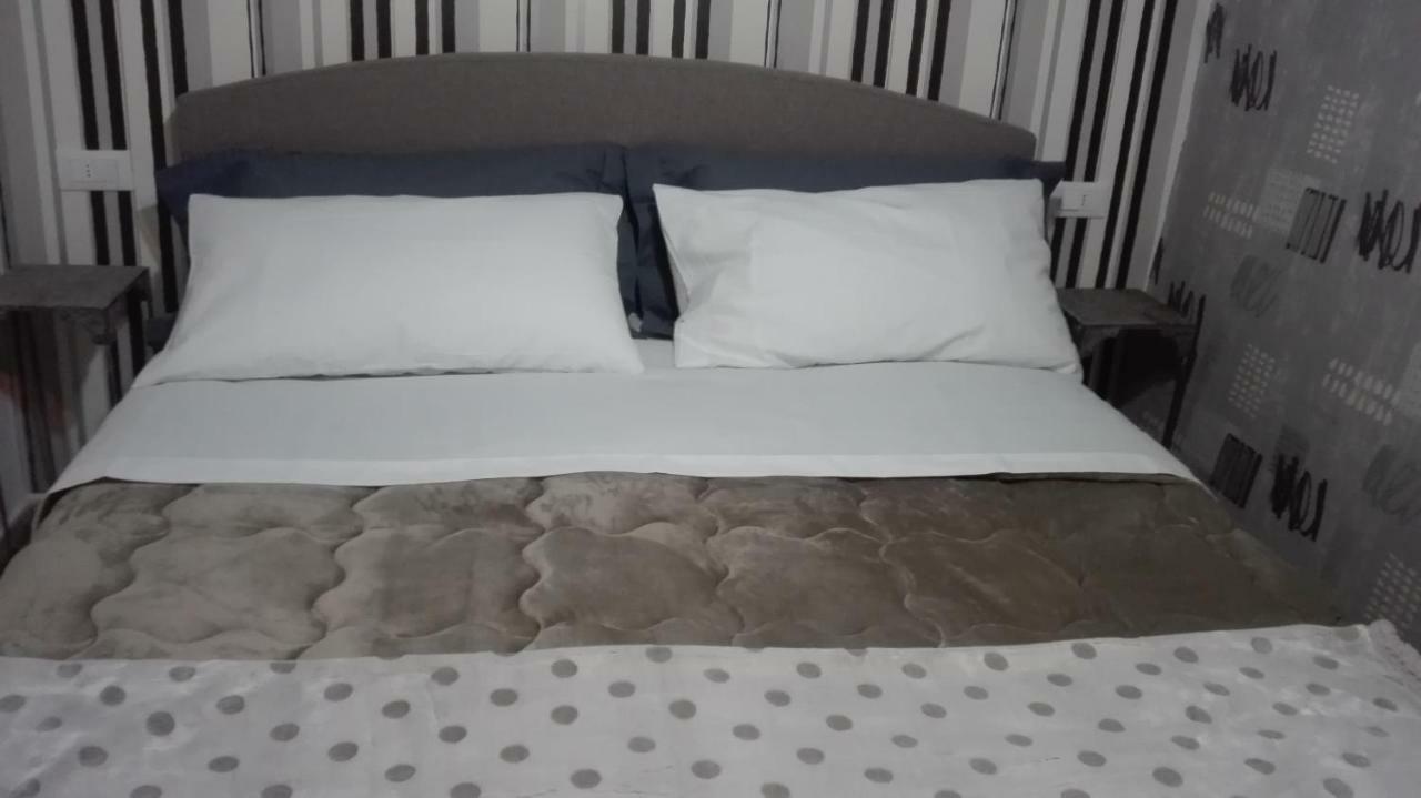 "Via Cavour 81" Apartment อาเรซโซ ภายนอก รูปภาพ